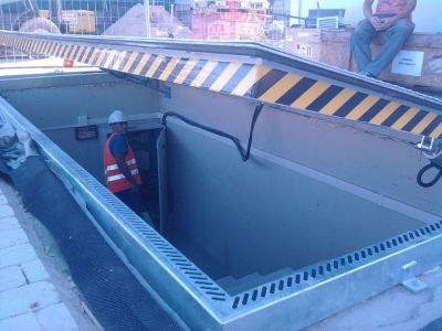 PUERTA OLEOHIDRAULICA AUTOMATICA